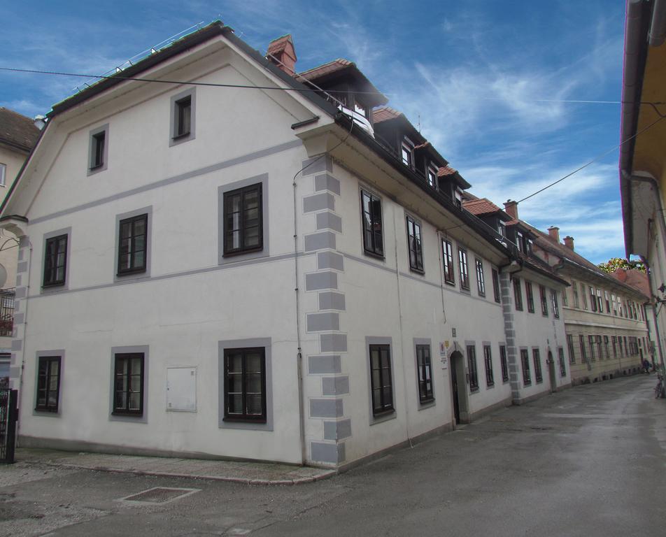 Apartments Old Town Любляна Экстерьер фото